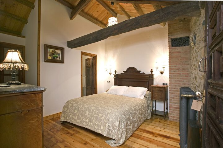 Room 6 of 26