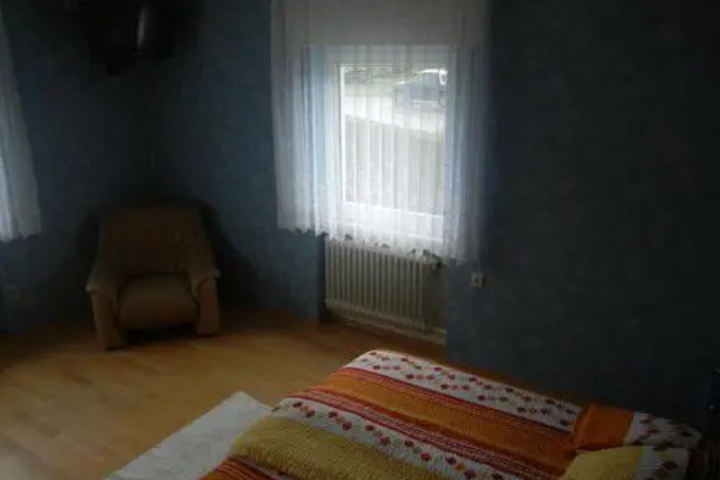 Room 2 of 17