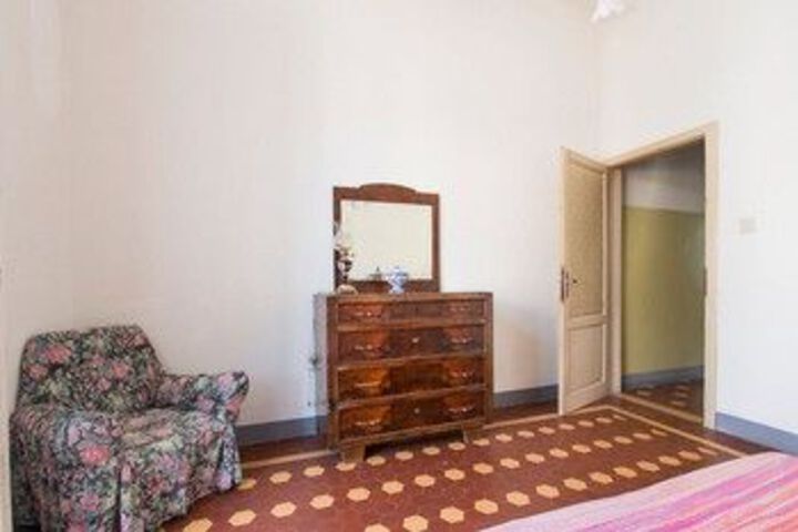 Room 9 of 20