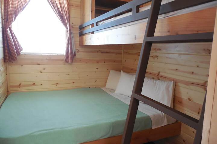 Room 6 of 43