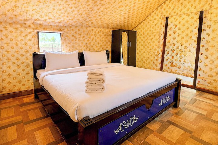 Room 12 of 28