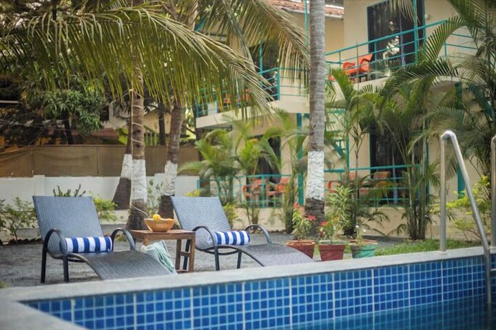 Pool 9 of 15