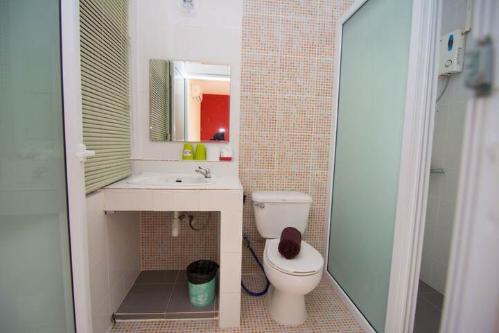 Room 22 of 28