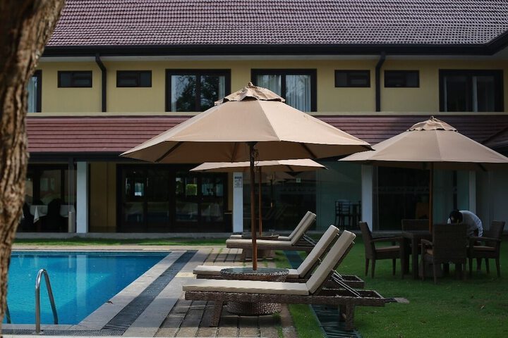 Pool 37 of 104