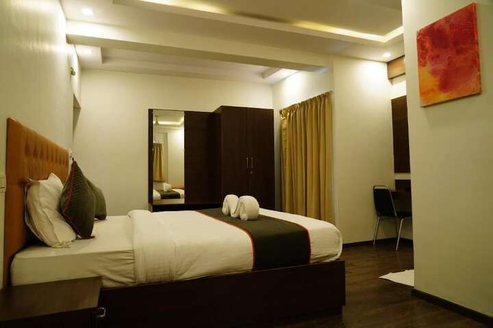Room 12 of 25