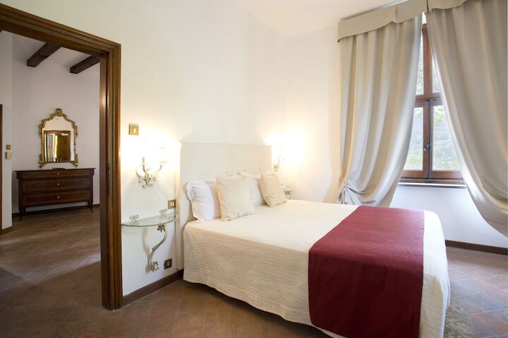 Room 4 of 69
