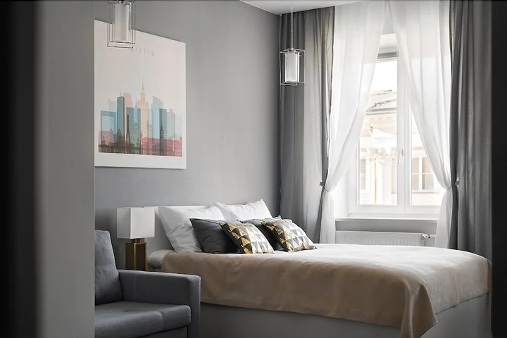 Room 2 of 18