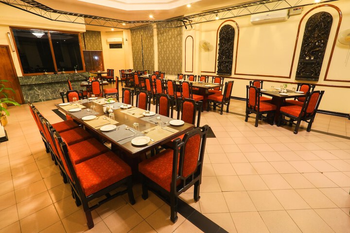 Dining 46 of 60
