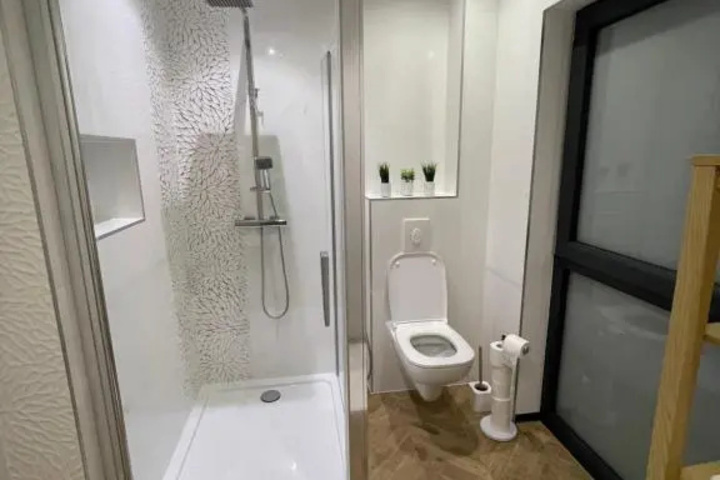Room 8 of 8