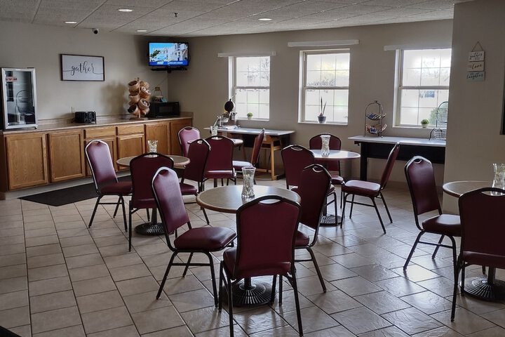 Breakfast/Coffee Service 15 of 17