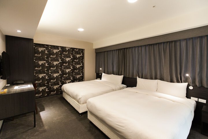 Room 35 of 68
