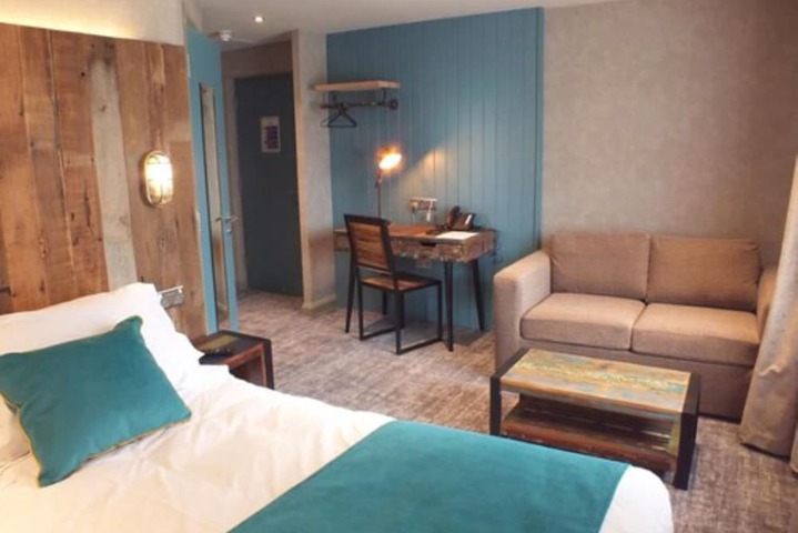 Room 16 of 63