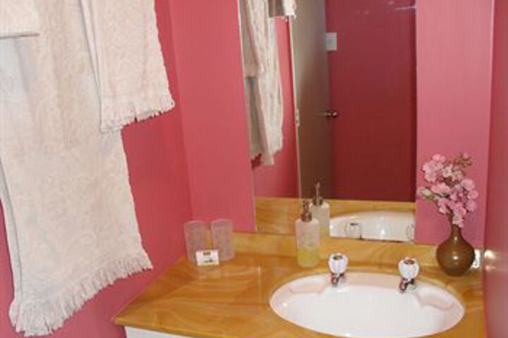 Room 6 of 30
