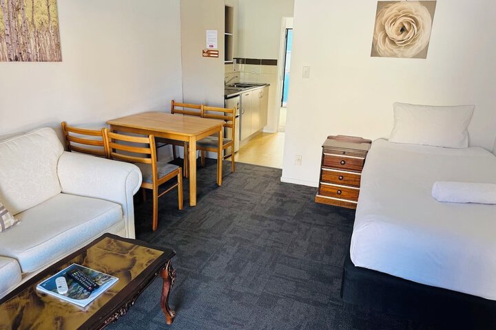 Room 42 of 75