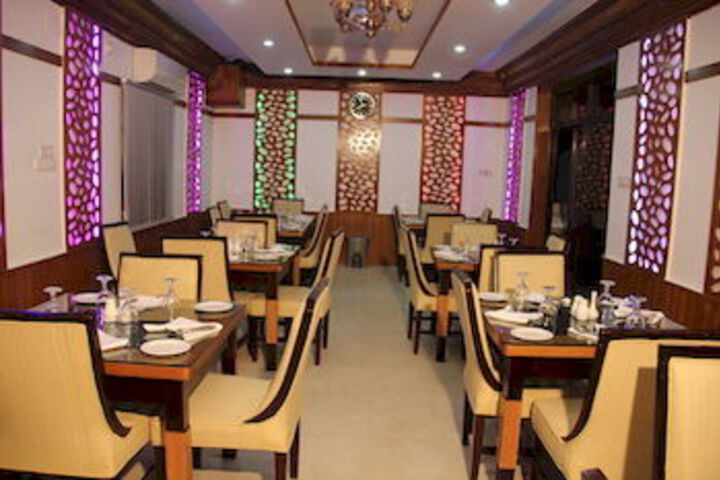 Dining 55 of 57