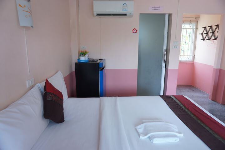 Room 5 of 27