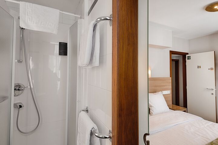 Room 60 of 71