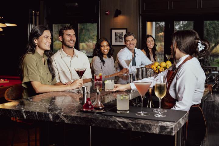 Lobby lounge