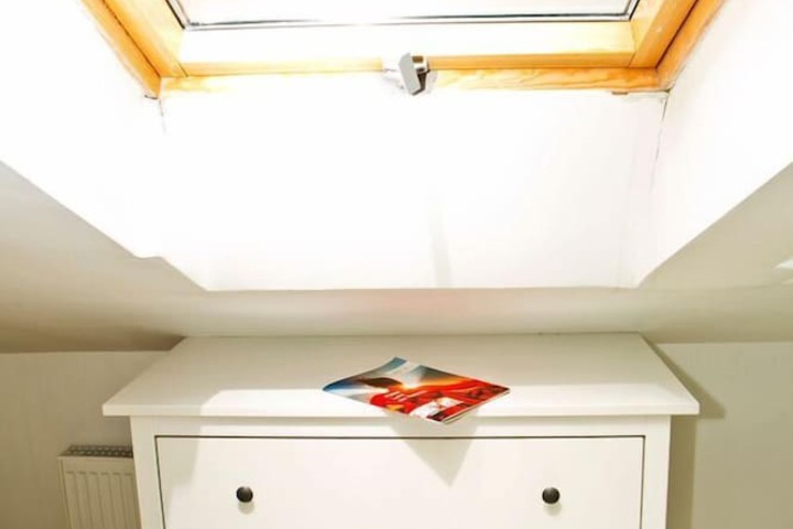 Room 32 of 49