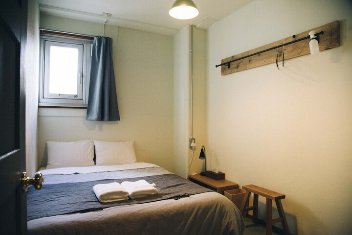 Room 10 of 49