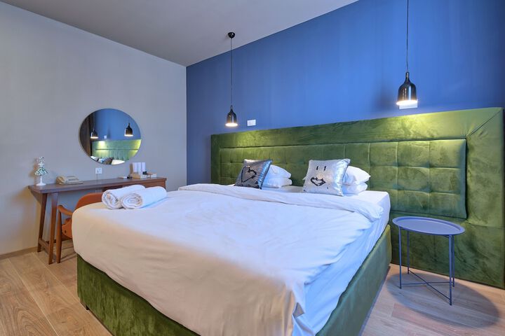 Room 5 of 27