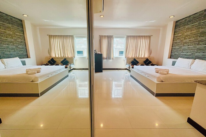 Room 52 of 68