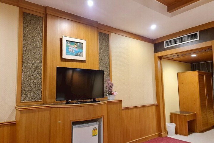 Room 12 of 40