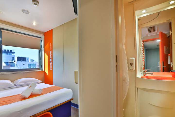 Room 3 of 34