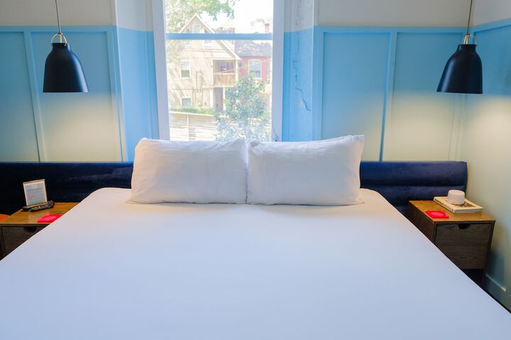 Room 106 of 203