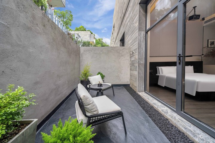 Terrace/Patio 44 of 64