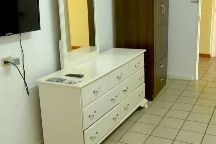 Room 11 of 38
