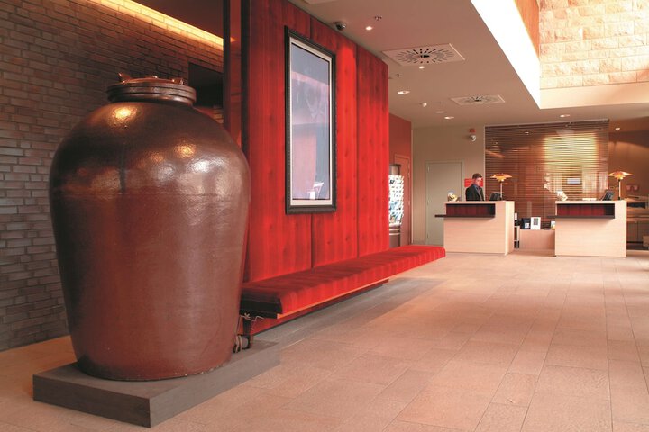 Entrance & Lobby
