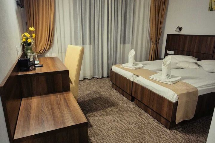 Room 35 of 90