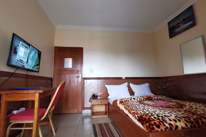 Room 27 of 37