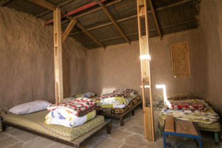 Room 17 of 76