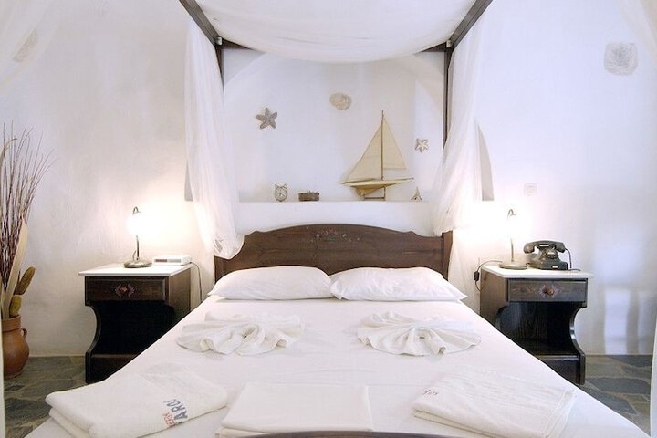 Room 3 of 37