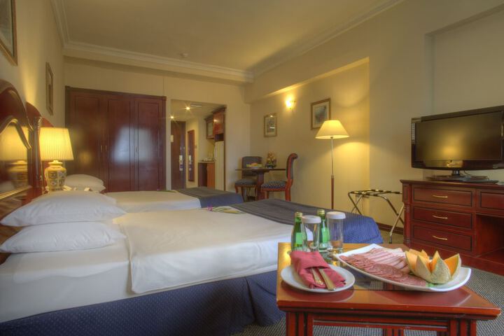 Room 3 of 21