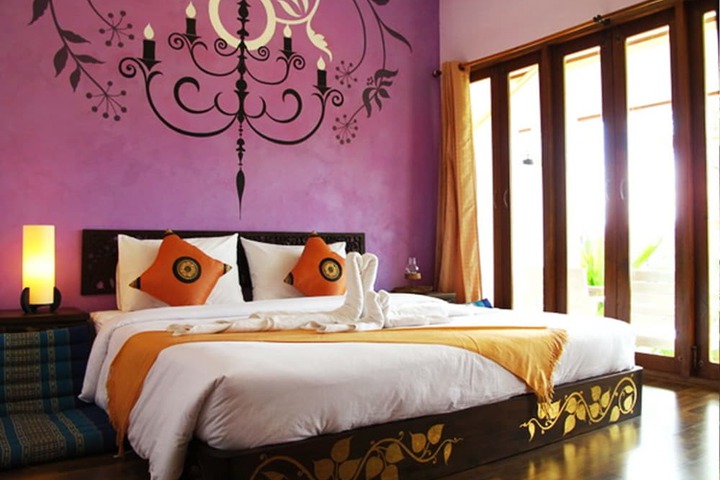Room 4 of 63