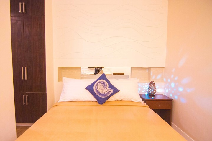 Room 10 of 42
