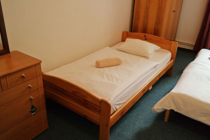 Room 44 of 106