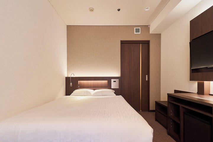 Room 17 of 75