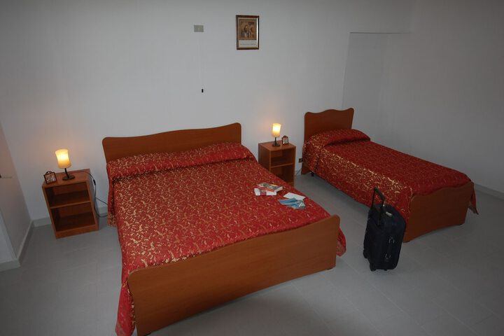 Room 6 of 51