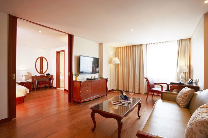 Room 48 of 106