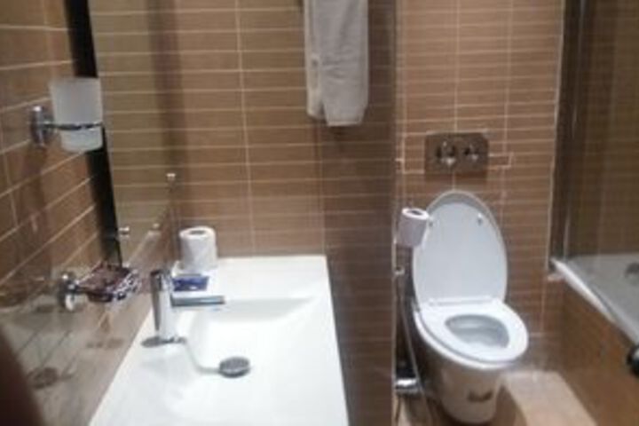 Room 3 of 21