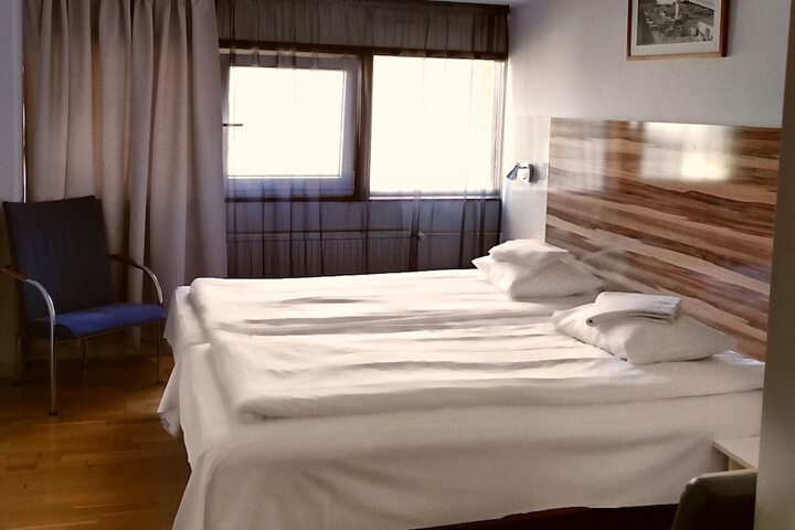 Room 11 of 40