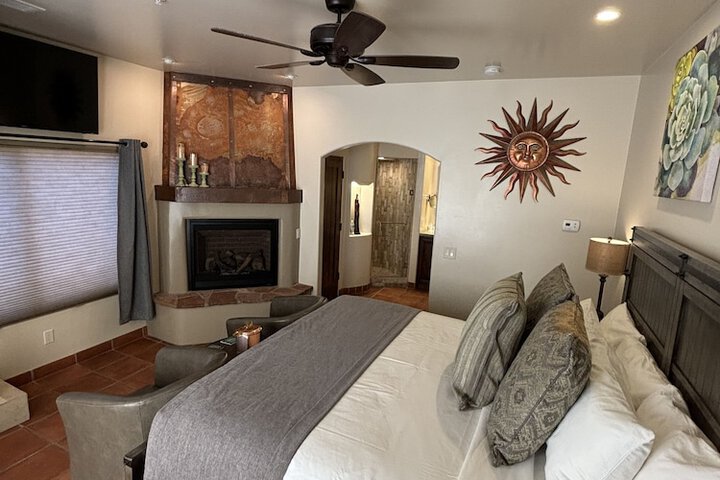 Room 44 of 285