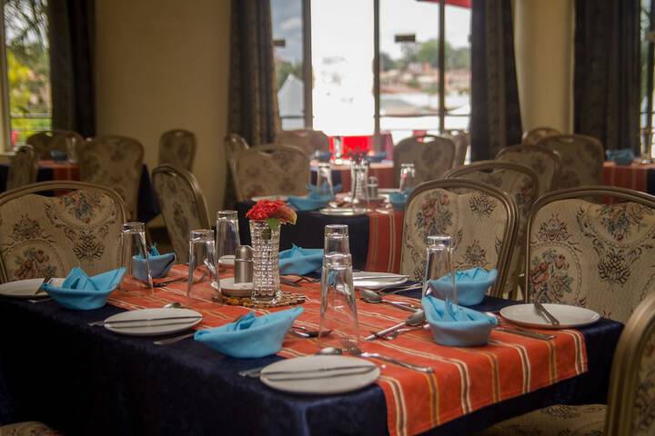 Dining 44 of 58