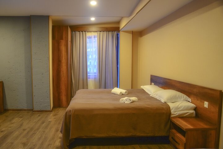 Room 7 of 52