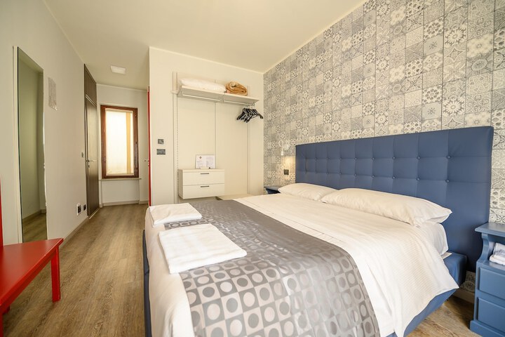 Room 30 of 66