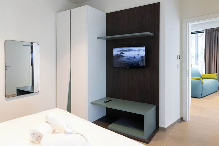 Room 2 of 42